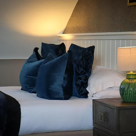 The Gateway Hotel 4*