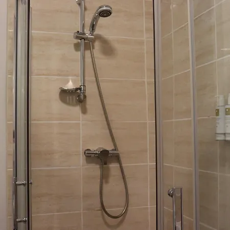 The Gateway 4* קנדל