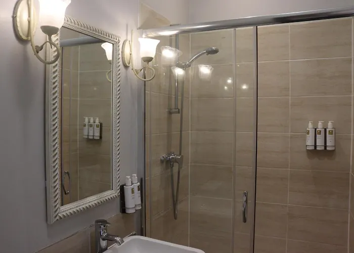 The Gateway Hotel 4*