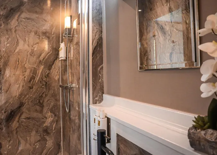 Hotel The Gateway 4*