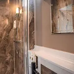 Hotel The Gateway 4*